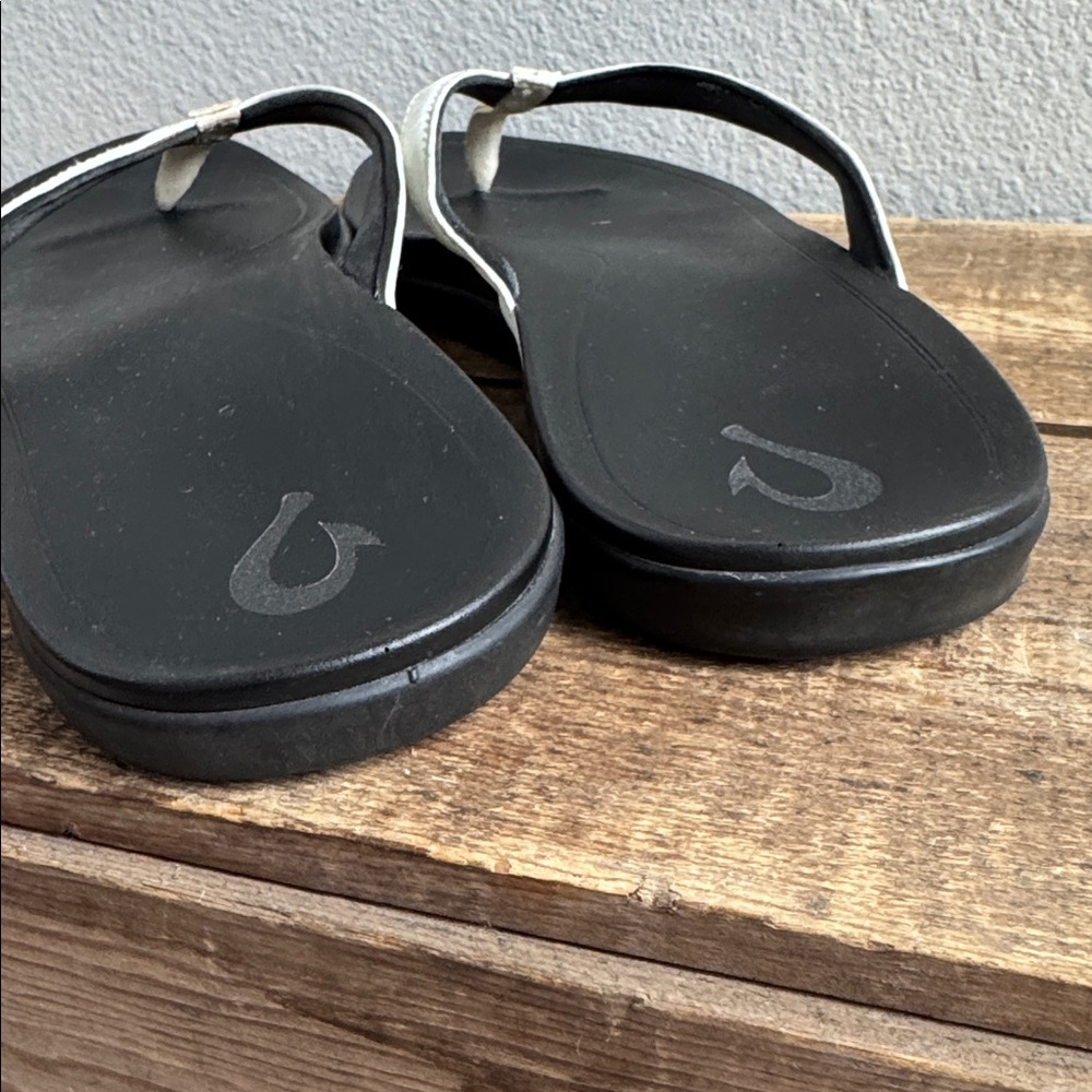 OluKai Ho Opio Flip Flop Black White Womens Shoe size 10 - Picture 4 of 5